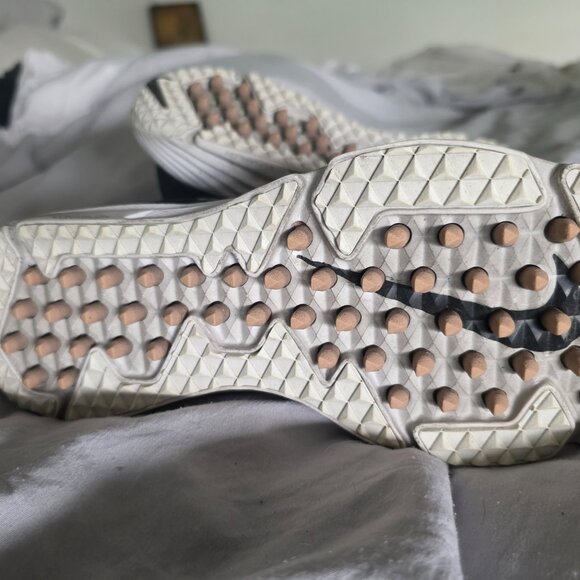 Nike womens softball turf cleat size 7 - Picture 4 of 5